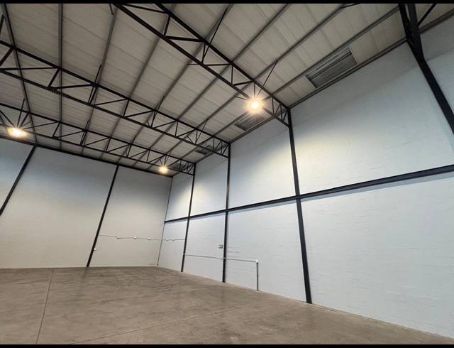751M² FACTORY TO LET IN STIKLAND INDUSTRIAL
